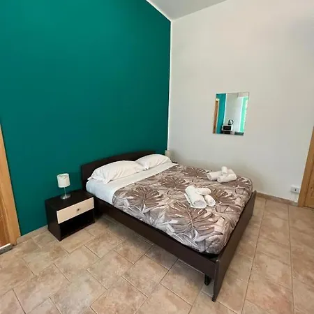 Casa Levante アパート チェファル