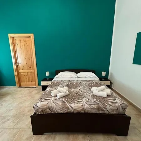 Casa Levante チェファル