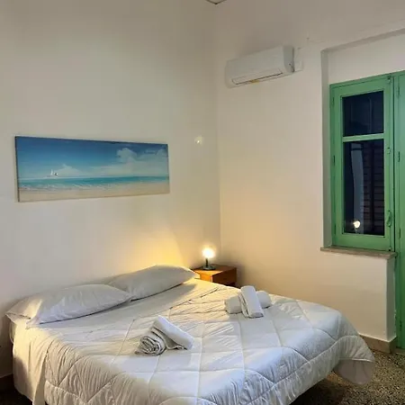 Casa Levante * チェファル